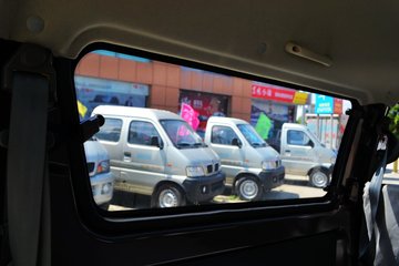 �� С��ʨ 82���� 1.3L�����(SY6420C4SBW)ͼƬ