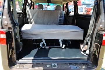 �� С��ʨ 82���� 1.3L�����(SY6420C4SBW)ͼƬ