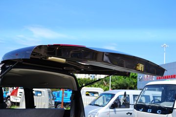 �� С��ʨ 82���� 1.3L�����(SY6420C4SBW)ͼƬ