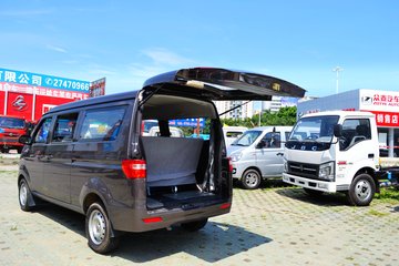 �� С��ʨ 82���� 1.3L�����(SY6420C4SBW)ͼƬ