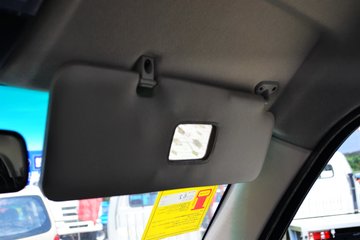 �� С��ʨ 82���� 1.3L�����(SY6420C4SBW)ͼƬ