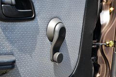 金杯 小海狮 82马力 1.3L面包车(SY6420C4SBW)