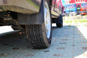 �� С��ʨ 82���� 1.3L�����(SY6420C4SBW)ͼƬ