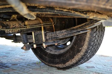 �� С��ʨ 82���� 1.3L�����(SY6420C4SBW)ͼƬ