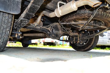 �� С��ʨ 82���� 1.3L�����(SY6420C4SBW)ͼƬ