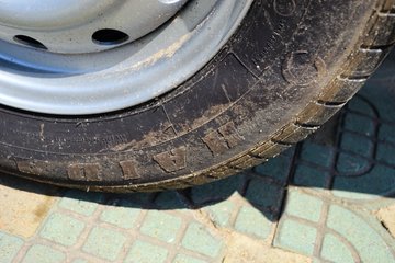 �� С��ʨ 82���� 1.3L�����(SY6420C4SBW)ͼƬ