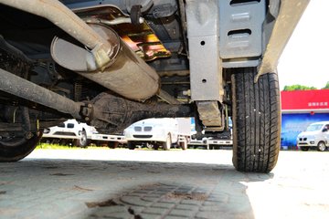 �� С��ʨ 82���� 1.3L�����(SY6420C4SBW)ͼƬ