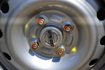 �� С��ʨ 82���� 1.3L�����(SY6420C4SBW)ͼƬ