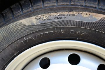 �� С��ʨ 82���� 1.3L�����(SY6420C4SBW)ͼƬ