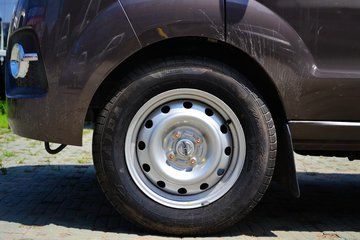 �� С��ʨ 82���� 1.3L�����(SY6420C4SBW)ͼƬ