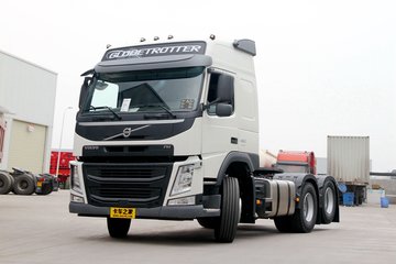 沃尔沃 新FM重卡 460马力 6X2R牵引车