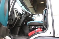 沃尔沃 新FM重卡 460马力 6X2R牵引车