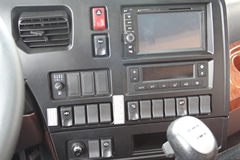 重汽王牌 W5G重卡 340马力 8X4 9.4米栏板载货车底盘(CDW1310A1T4)