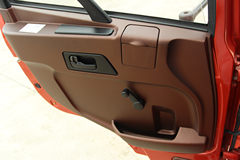 重汽王牌 W5G重卡 340马力 8X4 9.4米栏板载货车底盘(CDW1310A1T4)