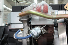 重汽王牌 W5G重卡 340马力 8X4 9.4米栏板载货车底盘(CDW1310A1T4)