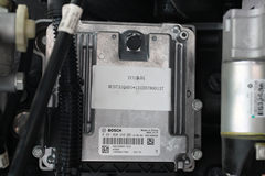 重汽王牌 W5G重卡 340马力 8X4 9.4米栏板载货车底盘(CDW1310A1T4)