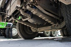 上汽红岩 新金刚重卡 336马力 6X4 5.6米自卸车(U型斗新型渣土车)