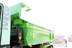 上汽红岩 新金刚重卡 336马力 6X4 5.6米自卸车(U型斗新型渣土车)