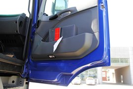 奔驰Actros&nbsp;牵引车驾驶室                                               图片