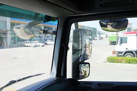 奔驰Actros&nbsp;牵引车驾驶室                                               图片