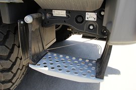 奔驰Actros&nbsp;牵引车底盘                                                图片