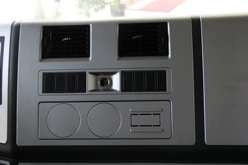 �����ؿ� ����F3000 380���� 6X4 LNGǣ����(SX4258NT384TL)ͼƬ