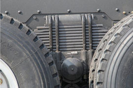 乘龙M3&nbsp;自卸车底盘                                                图片