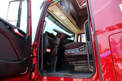 四川现代 创虎XCIENTP360重卡 360马力 4X2牵引车 四川现代 创虎XCIENTP360重卡 360马力 4X2牵引车