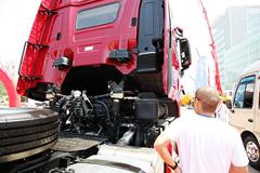 四川现代 创虎XCIENTP360重卡 360马力 4X2牵引车 四川现代 创虎XCIENTP360重卡 360马力 4X2牵引车