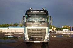 沃尔沃 新FH重卡 460马力 6X2R牵引车