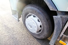 沃尔沃 新FH重卡 460马力 6X2R牵引车