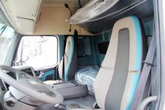 沃尔沃 新FM重卡 460马力 6X2R牵引车(冬白)