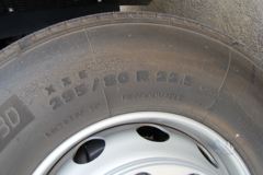 沃尔沃 新FM重卡 460马力 6X2R牵引车(冬白)