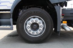 沃尔沃 新FM重卡 460马力 6X2R牵引车(冬白)