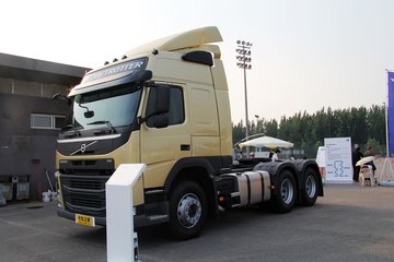 沃尔沃 FM重卡 460马力 6X2R牵引车(金色)