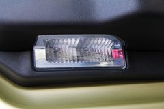 沃尔沃 新FM重卡 460马力 6X2R牵引车(金色)