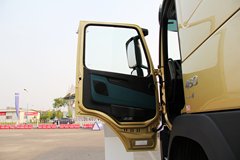 沃尔沃 新FM重卡 460马力 6X2R牵引车(金色)