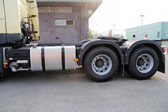 沃尔沃 新FM重卡 460马力 6X2R牵引车(金色)