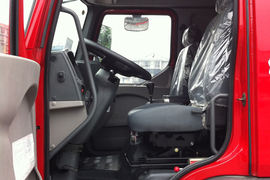 乘龙M3&nbsp;自卸车驾驶室                                               图片