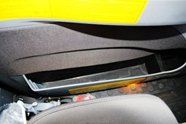 雷萨&nbsp;混凝土搅拌车驾驶室                                               图片