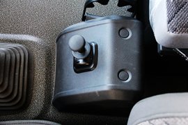 雷萨&nbsp;混凝土搅拌车驾驶室                                               图片