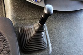 雷萨&nbsp;混凝土搅拌车驾驶室                                               图片