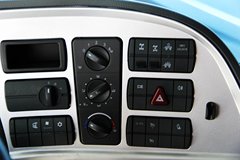 福田 雷萨L8系列 385马力 8X4 混凝土搅拌车