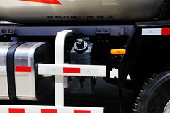 福田 雷萨L8系列 385马力 8X4 混凝土搅拌车