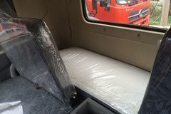 东风特商 中卡 170马力 4X2 6.8米仓栅式载货车(EQ5160CCYF1)