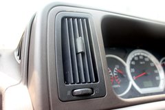 四川现代 瑞捷 102马力 4.27米单排栏板轻卡(CNJ1040ZD33M)