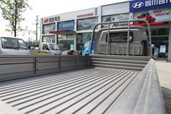 四川现代 瑞宝 1.8L 68马力 柴油 3.1米单排栏板微卡(CNJ1040RD30M)