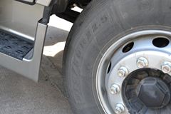 四川现代 创虎XCIENTP410重卡 410马力 6X4牵引车(CHM4250KPQ49M)