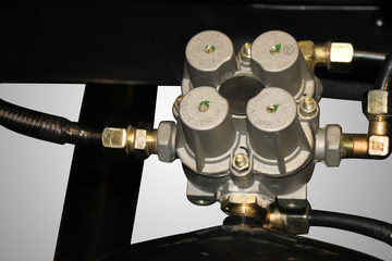 ���� ˧��H 165���� 4X2 ��س�(����)ͼƬ