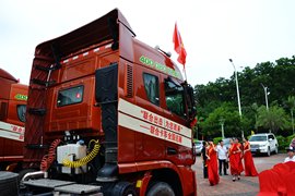 联合U系 牵引车底盘                                                图片